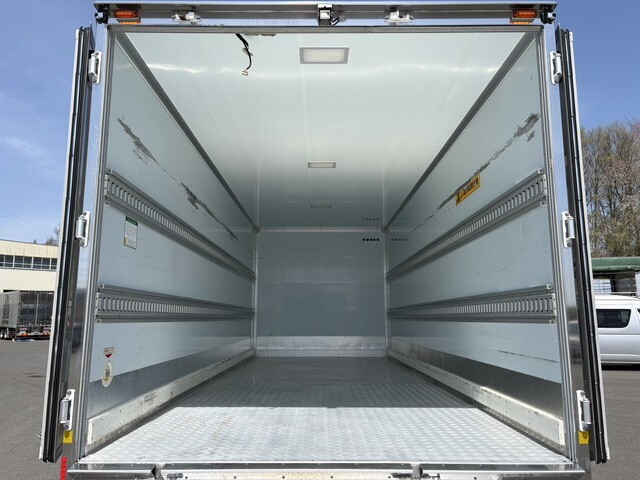 いすゞエルフ保冷バン小型（2t・3t）[写真10]