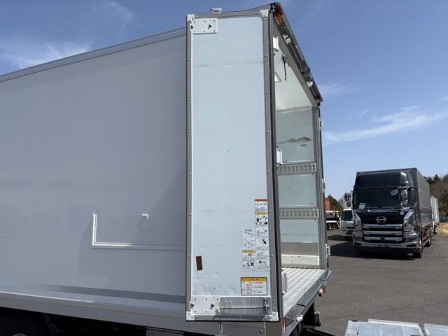 いすゞエルフ保冷バン小型（2t・3t）[写真16]