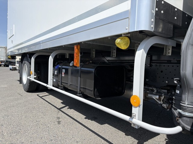 いすゞエルフ保冷バン小型（2t・3t）[写真17]