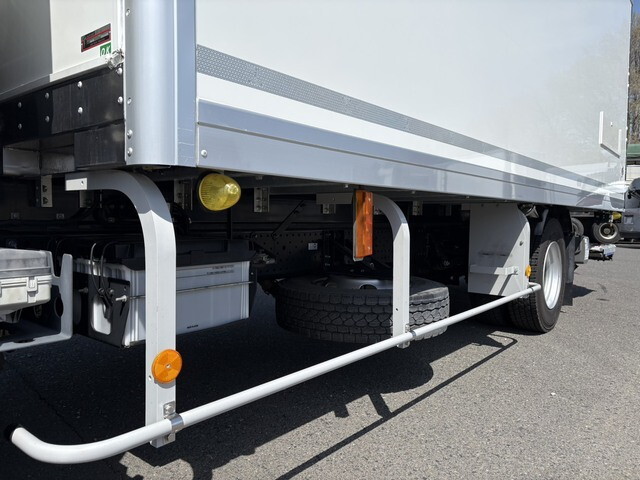 いすゞエルフ保冷バン小型（2t・3t）[写真18]