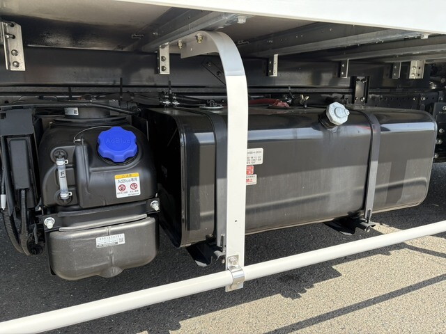 いすゞエルフ保冷バン小型（2t・3t）[写真19]