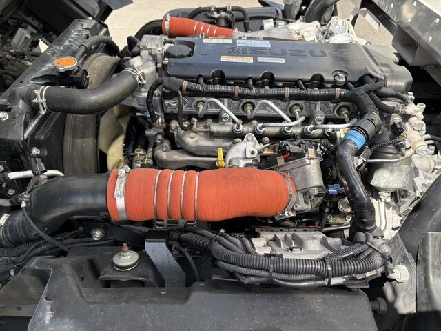 いすゞエルフ保冷バン小型（2t・3t）[写真27]