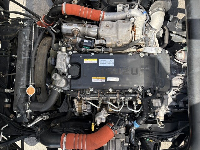 いすゞエルフ保冷バン小型（2t・3t）[写真28]