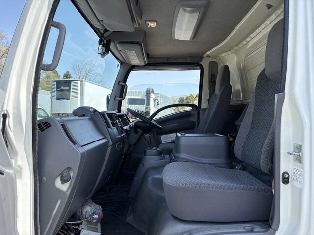 いすゞエルフ保冷バン小型（2t・3t）[写真30]