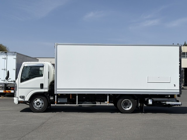 いすゞエルフ保冷バン小型（2t・3t）[写真04]