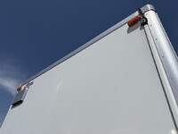 いすゞエルフ保冷バン小型（2t・3t）[写真08]