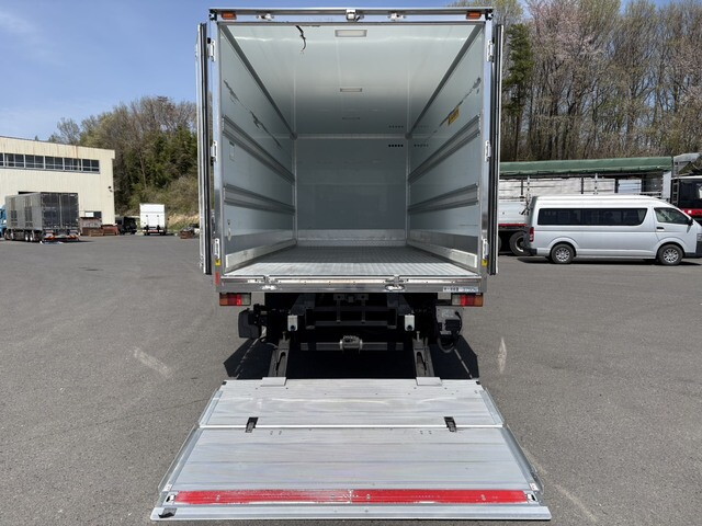 いすゞエルフ保冷バン小型（2t・3t）[写真09]