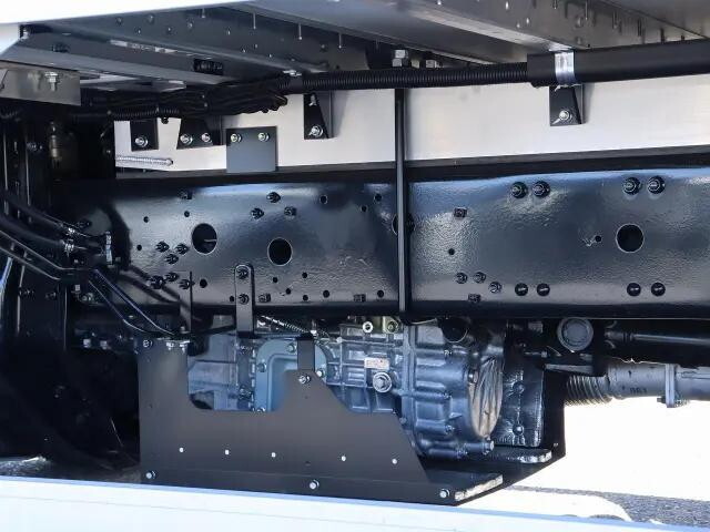 三菱ふそうファイターアルミウイング中型（4t）[写真16]