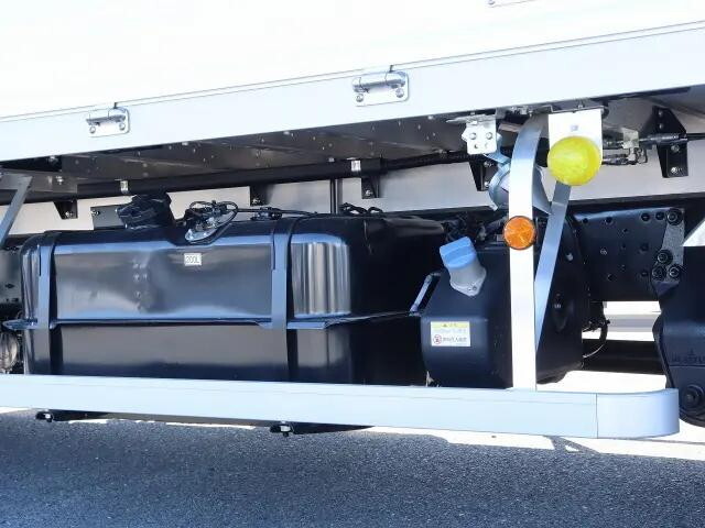 三菱ふそうファイターアルミウイング中型（4t）[写真17]