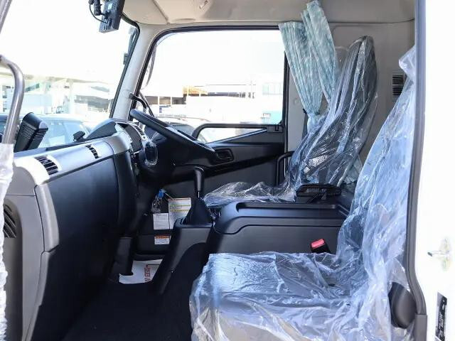 三菱ふそうファイターアルミウイング中型（4t）[写真29]