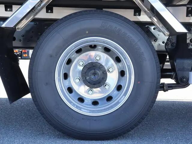 三菱ふそうファイターアルミウイング中型（4t）[写真35]