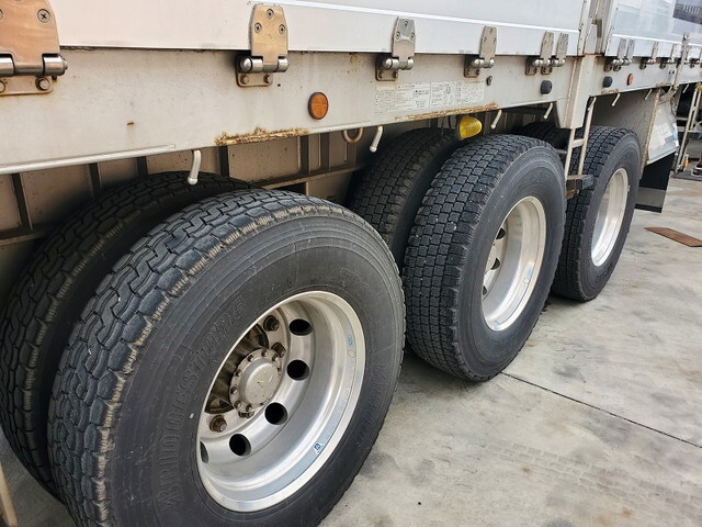 その他のメーカーその他の車種煽付平床式トレーラー大型（10t）[写真15]