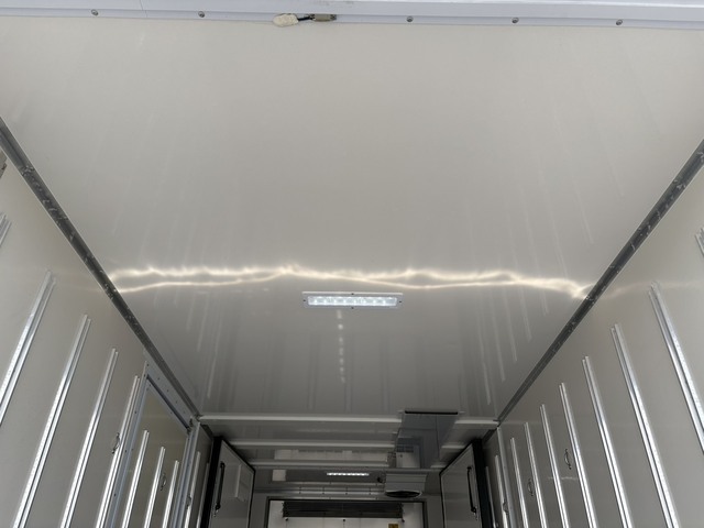 いすゞエルフ冷凍車（冷蔵車）小型（2t・3t）[写真13]