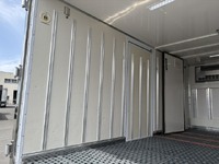 いすゞエルフ冷凍車（冷蔵車）小型（2t・3t）[写真16]