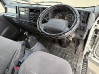 いすゞエルフ冷凍車（冷蔵車）小型（2t・3t）[写真28]