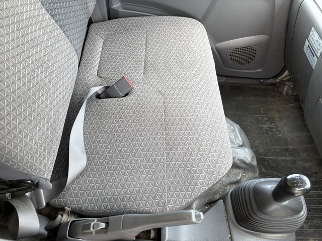 いすゞエルフ冷凍車（冷蔵車）小型（2t・3t）[写真28]