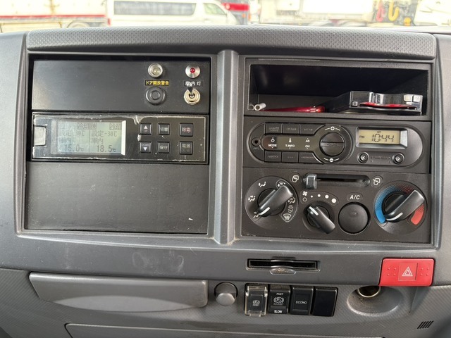 いすゞエルフ冷凍車（冷蔵車）小型（2t・3t）[写真29]