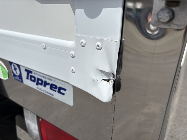 いすゞエルフ冷凍車（冷蔵車）小型（2t・3t）[写真32]