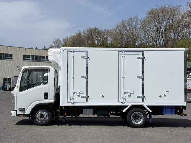 いすゞエルフ冷凍車（冷蔵車）小型（2t・3t）[写真04]