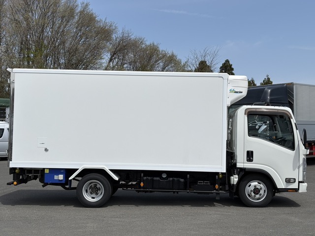 いすゞエルフ冷凍車（冷蔵車）小型（2t・3t）[写真05]