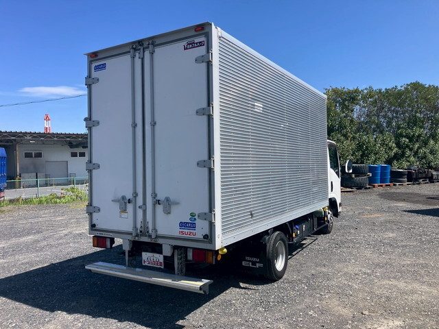 いすゞエルフアルミバン小型（2t・3t）[写真02]