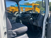 いすゞエルフアルミバン小型（2t・3t）[写真34]