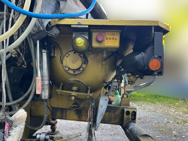 いすゞエルフコンクリートポンプ車小型（2t・3t）[写真12]