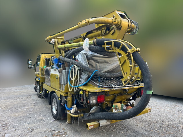 いすゞエルフコンクリートポンプ車小型（2t・3t）[写真04]