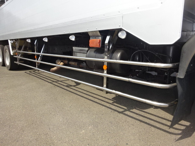 いすゞフォワード家畜運搬車増トン（6t・8t）[写真14]