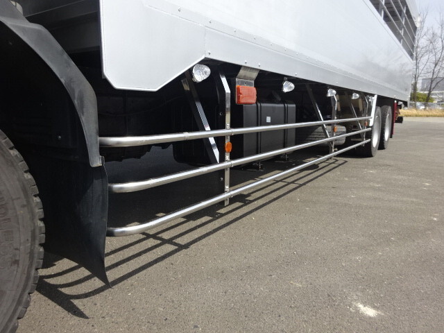 いすゞフォワード家畜運搬車増トン（6t・8t）[写真15]