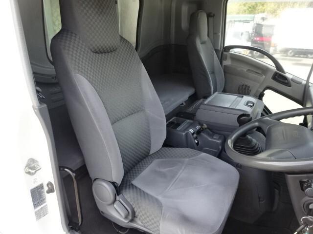 いすゞフォワード家畜運搬車増トン（6t・8t）[写真30]