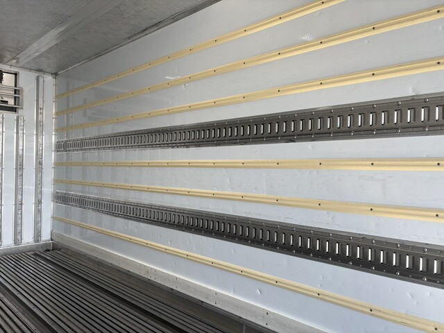 いすゞフォワード冷凍車（冷蔵車）中型（4t）[写真14]