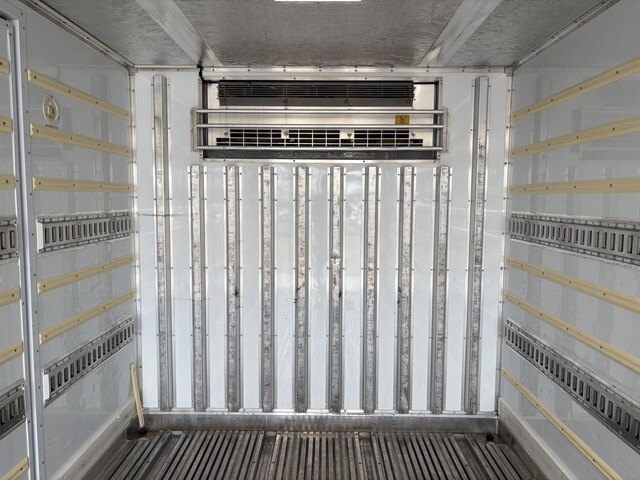 いすゞフォワード冷凍車（冷蔵車）中型（4t）[写真15]