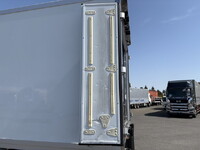 いすゞフォワード冷凍車（冷蔵車）中型（4t）[写真21]