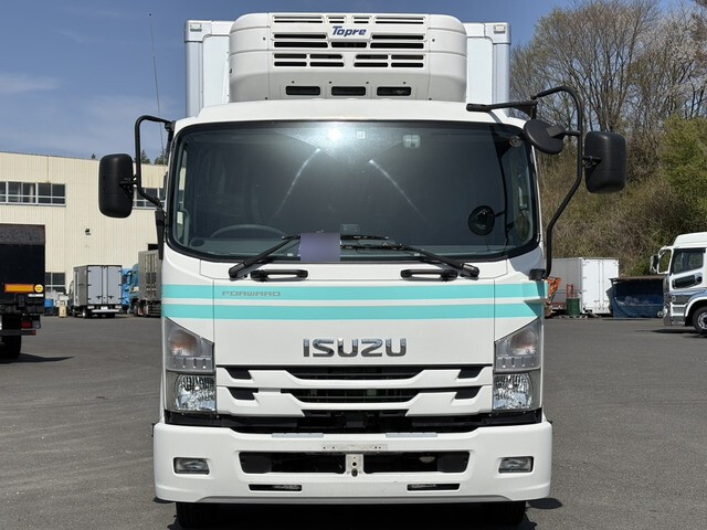 いすゞフォワード冷凍車（冷蔵車）中型（4t）[写真03]