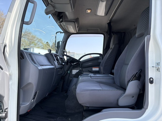 いすゞフォワード冷凍車（冷蔵車）中型（4t）[写真30]