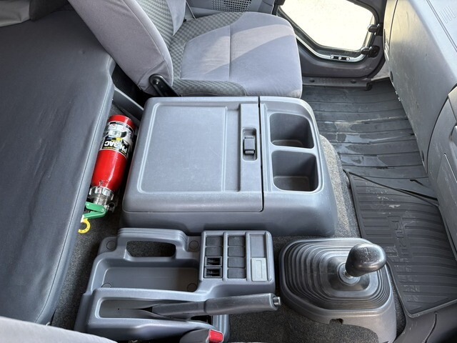 いすゞフォワード冷凍車（冷蔵車）中型（4t）[写真34]