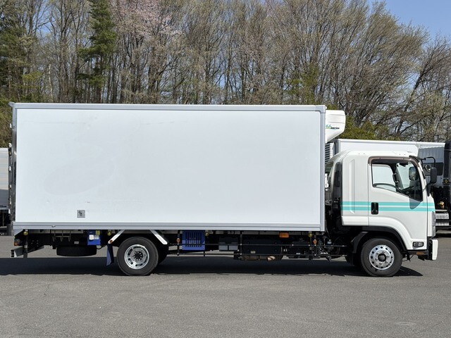 いすゞフォワード冷凍車（冷蔵車）中型（4t）[写真05]