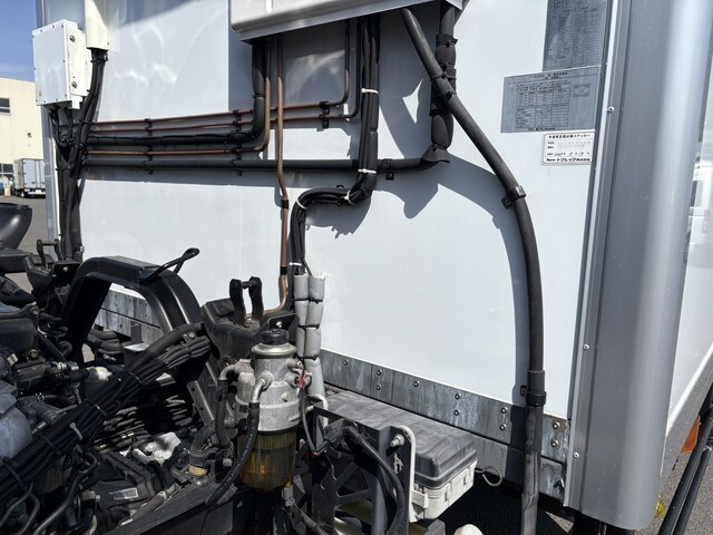 いすゞフォワード冷凍車（冷蔵車）中型（4t）[写真09]