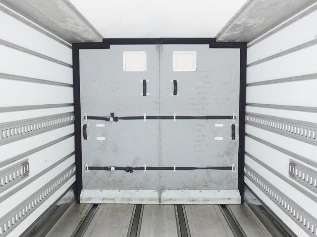 いすゞギガ冷凍車（冷蔵車）大型（10t）[写真14]