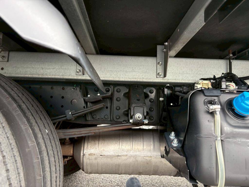 三菱ふそうキャンターアルミバン小型（2t・3t）[写真15]