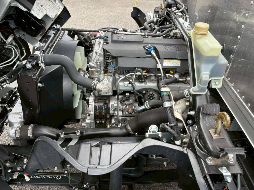 三菱ふそうキャンターアルミバン小型（2t・3t）[写真17]