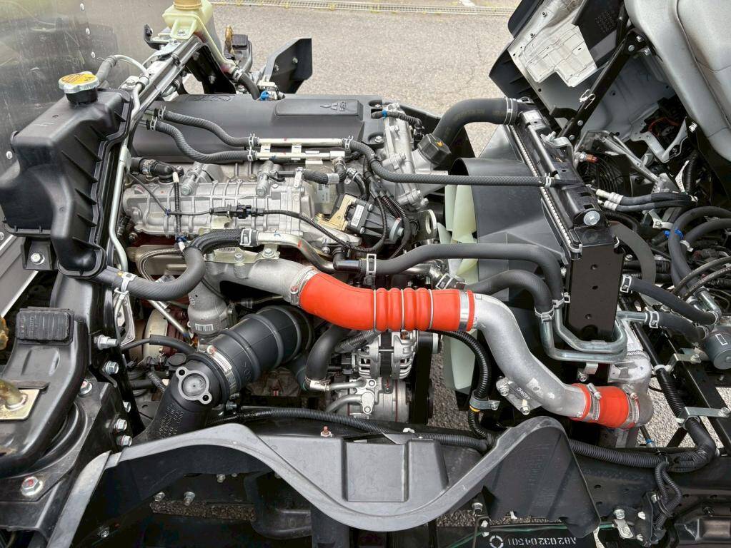 三菱ふそうキャンターアルミバン小型（2t・3t）[写真18]