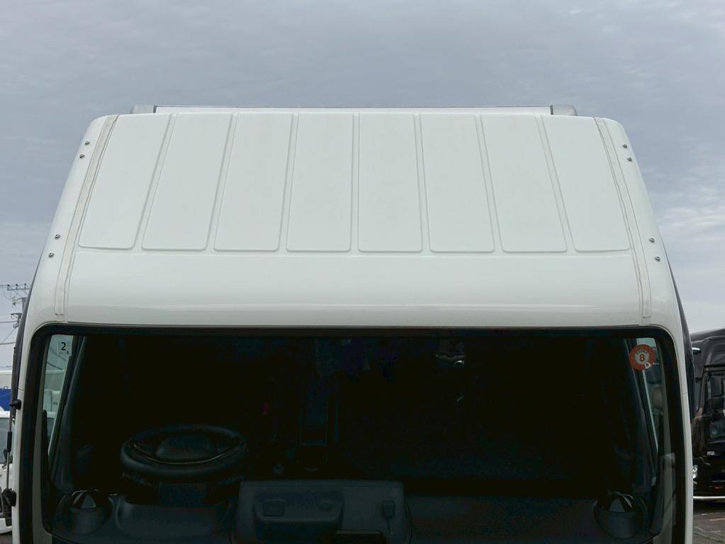 三菱ふそうキャンターアルミバン小型（2t・3t）[写真19]