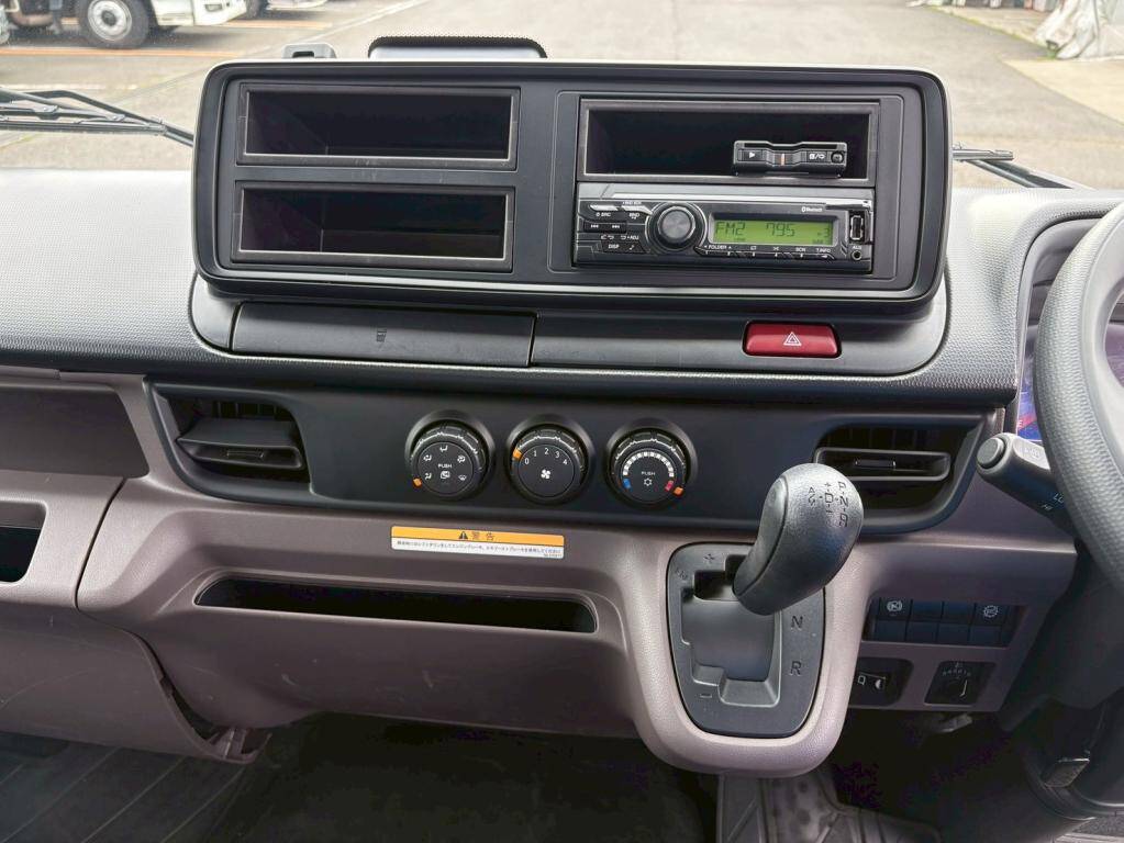 三菱ふそうキャンターアルミバン小型（2t・3t）[写真21]