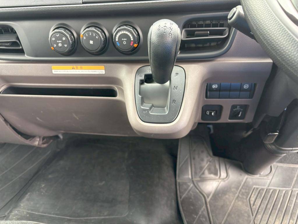 三菱ふそうキャンターアルミバン小型（2t・3t）[写真22]