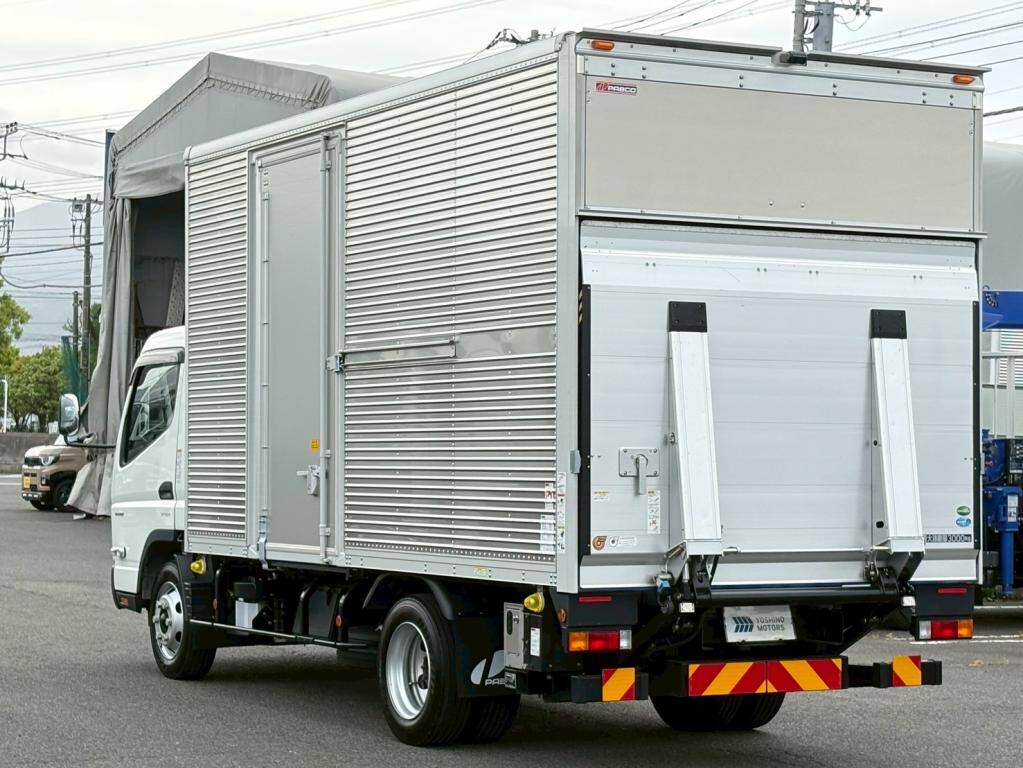 三菱ふそうキャンターアルミバン小型（2t・3t）[写真03]