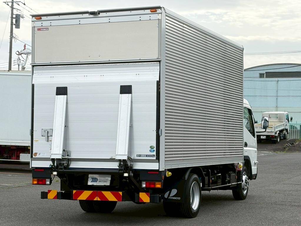 三菱ふそうキャンターアルミバン小型（2t・3t）[写真04]