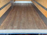 三菱ふそうキャンターアルミバン小型（2t・3t）[写真09]