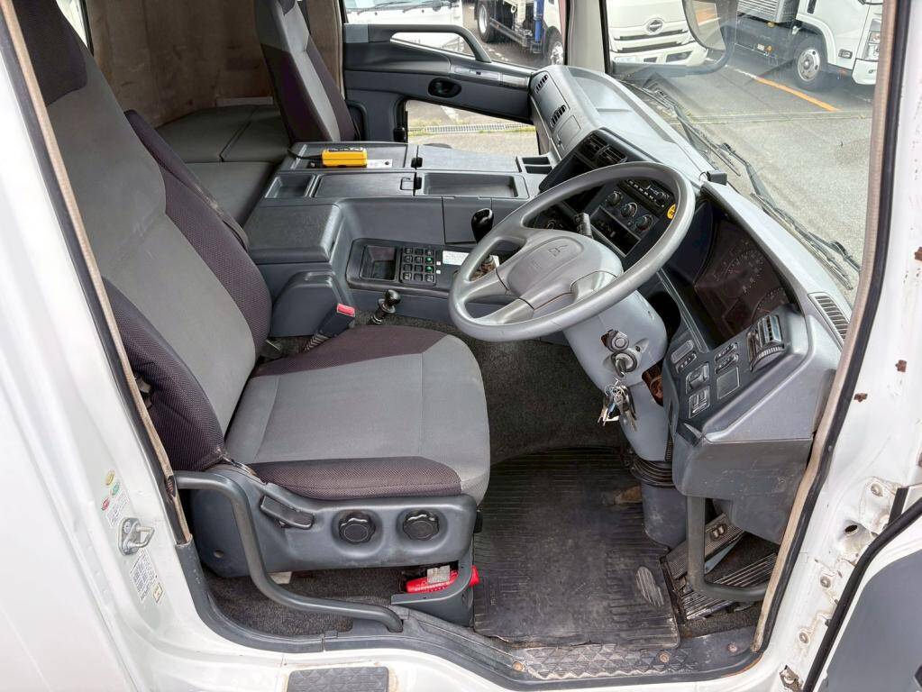 三菱ふそうスーパーグレートチップ運搬車大型（10t）[写真18]